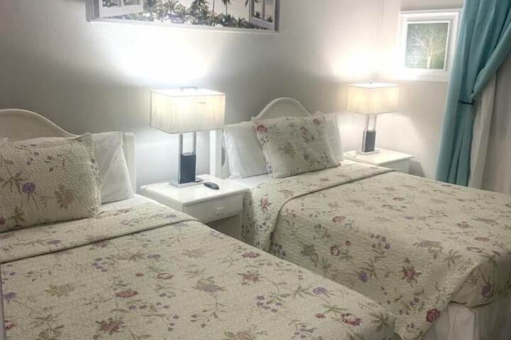 Room 4 of 33