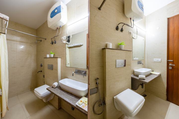 Room 43 of 61