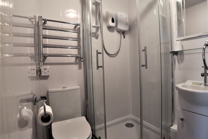 Room 85 of 102