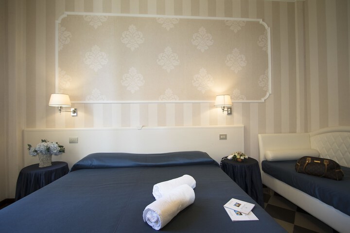 Room 30 of 141