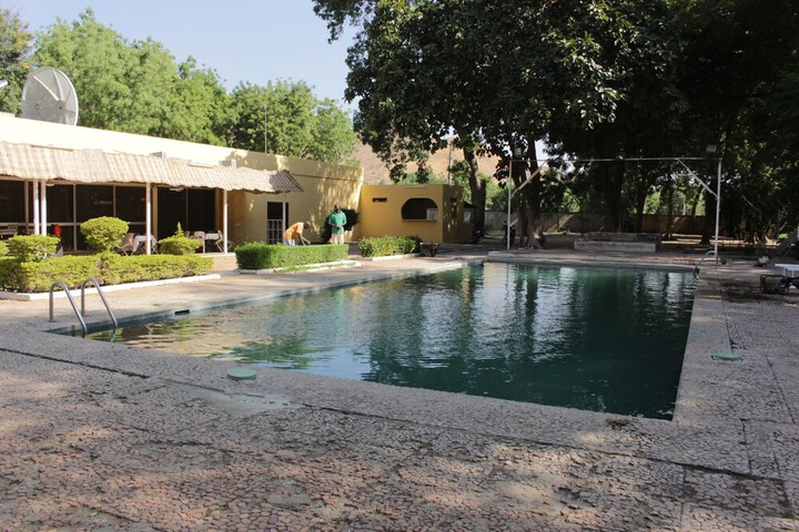 Pool 17 of 36