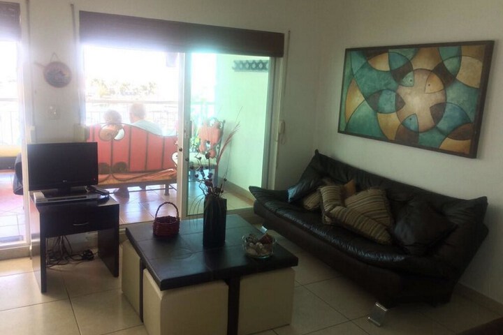 Room 4 of 17