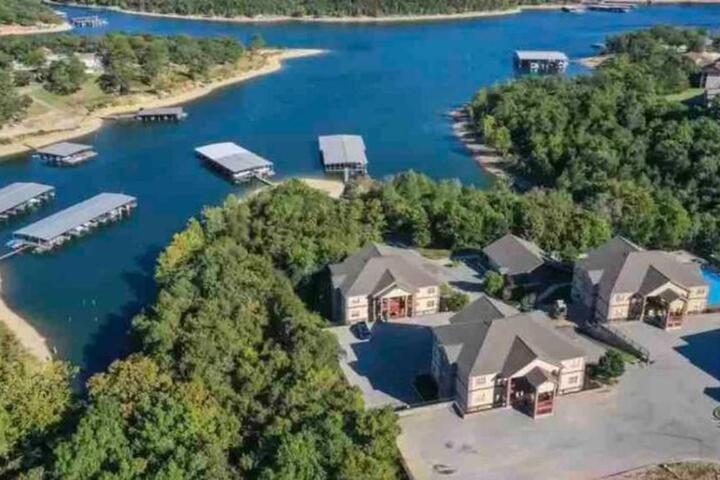 Exterior of Rockwood Condos on Table Rock Lake With Boat Slips