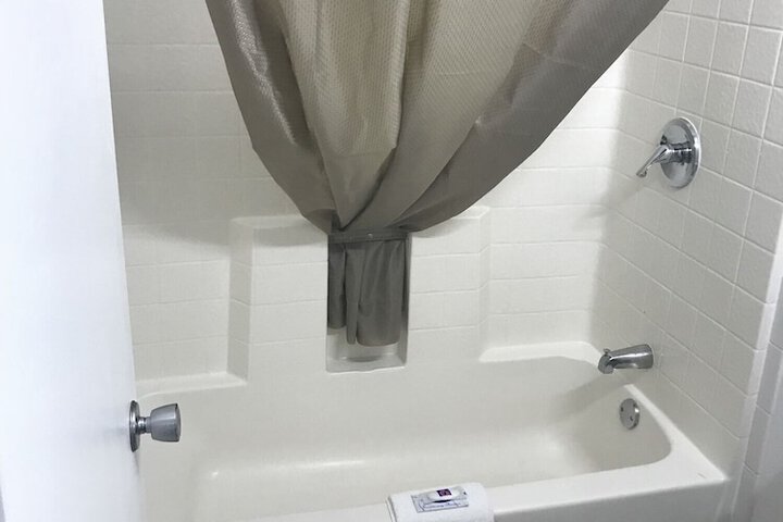 Room 42 of 61