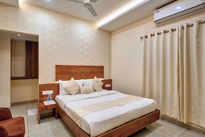 Room 37 of 54