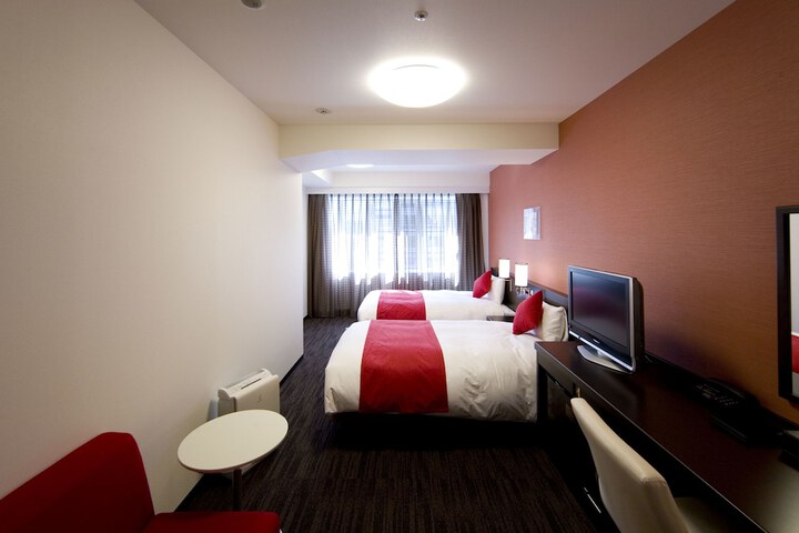 Room 28 of 54
