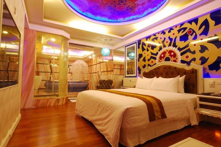 Room 4 of 23