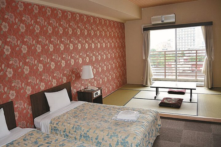 Room 4 of 42