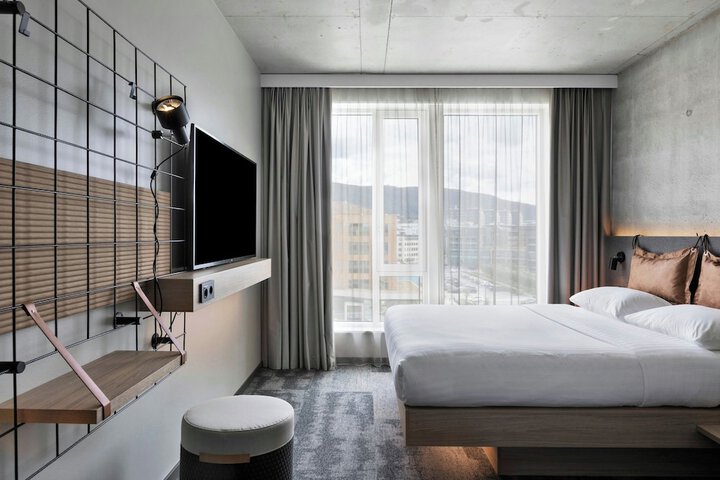 Room 4 of 14