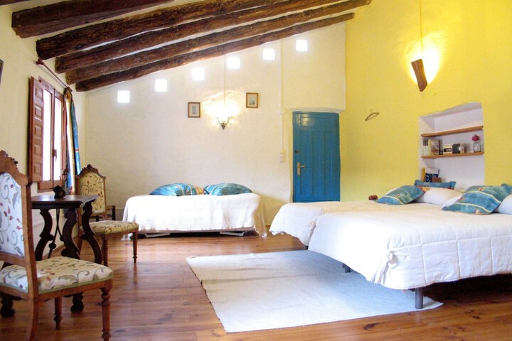 Room 7 of 10