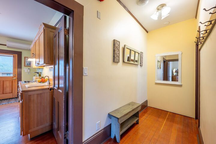 Room 16 of 60