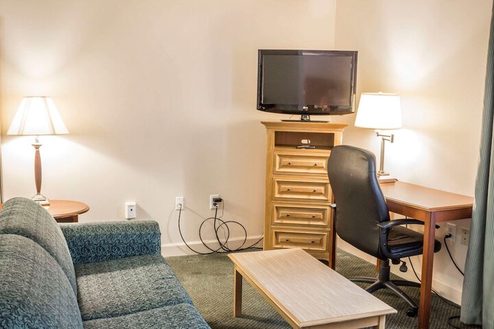 Room 52 of 65
