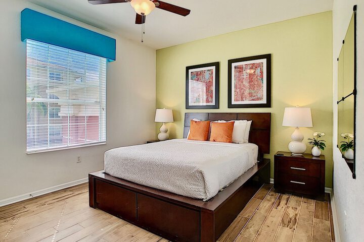 Room 4 of 141