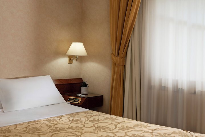Room 15 of 85
