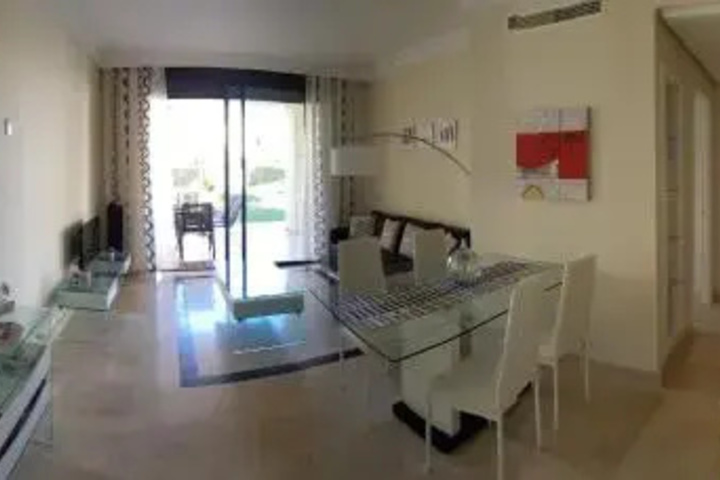 Room 6 of 13