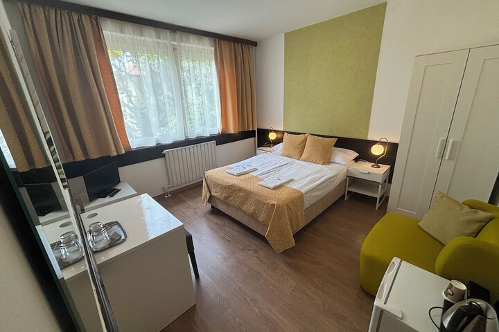 Room 10 of 41