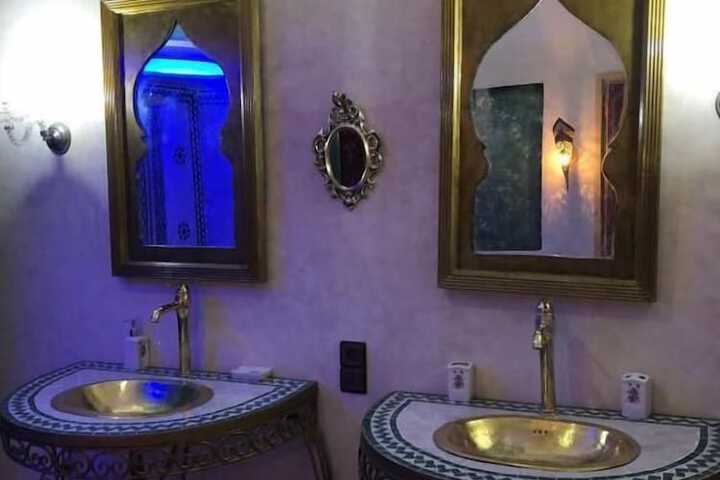 Room 77 of 96