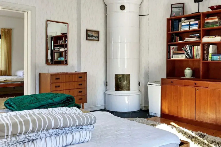 Room 3 of 10