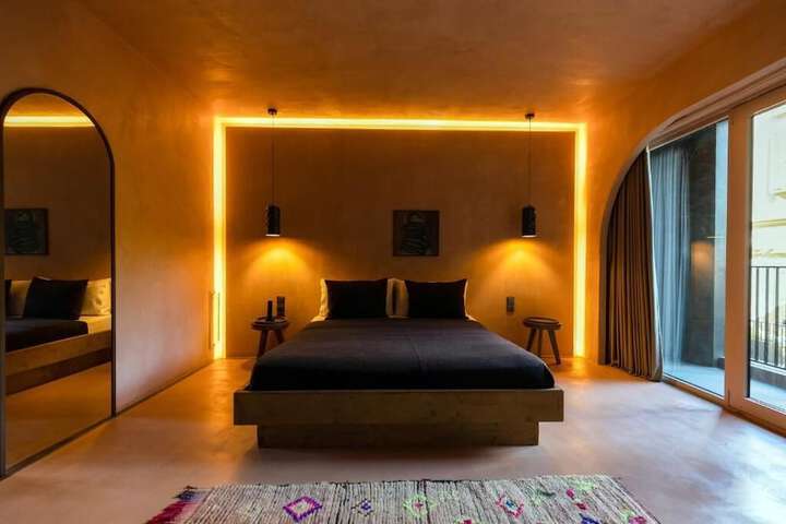 Room 95 of 142