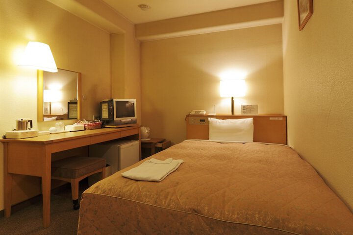 Room 6 of 24