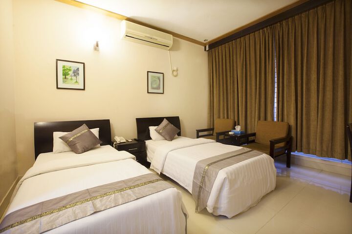 Room 16 of 36