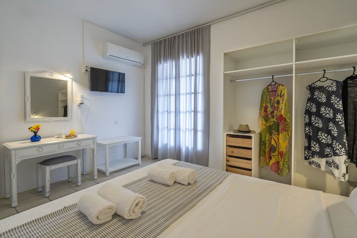 Room 4 of 53