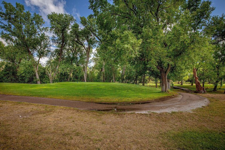 Property Grounds 36 of 40