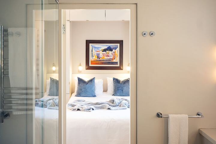 Room 18 of 119