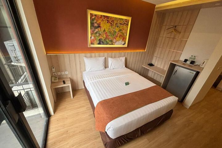 Room 32 of 85