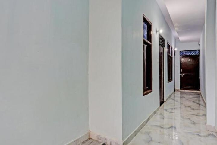 SPOT ON by OYO Hotel Twins Palace