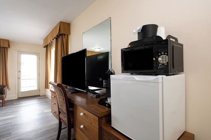 Room 52 of 114