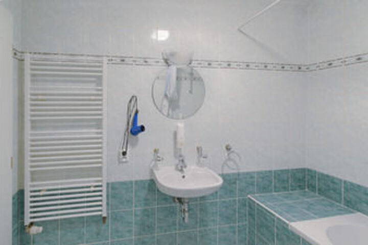 Room 2 of 44
