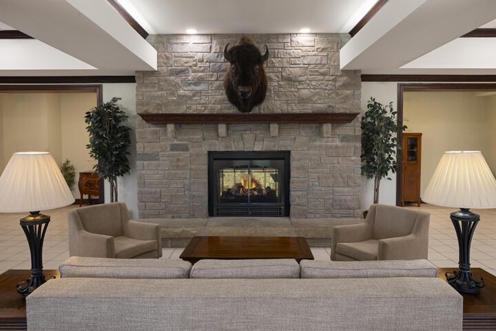 Entrance & Lobby