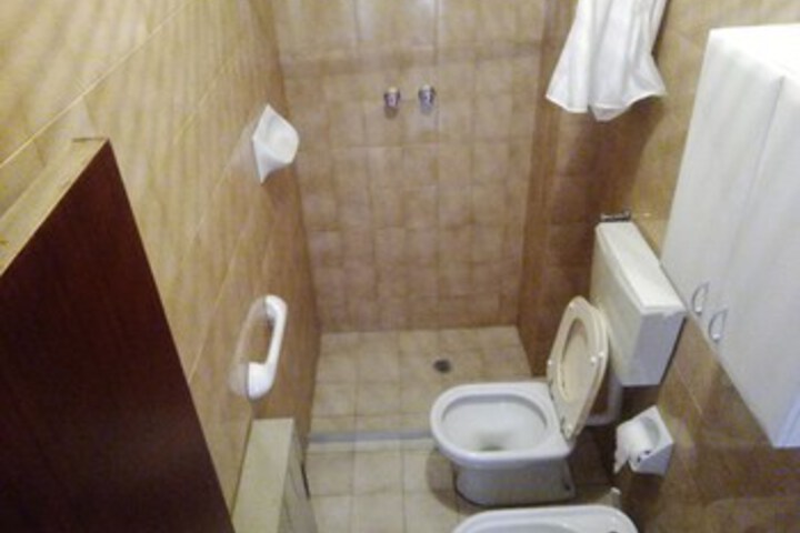 Room 8 of 50