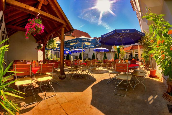 Sundeck 44 of 52
