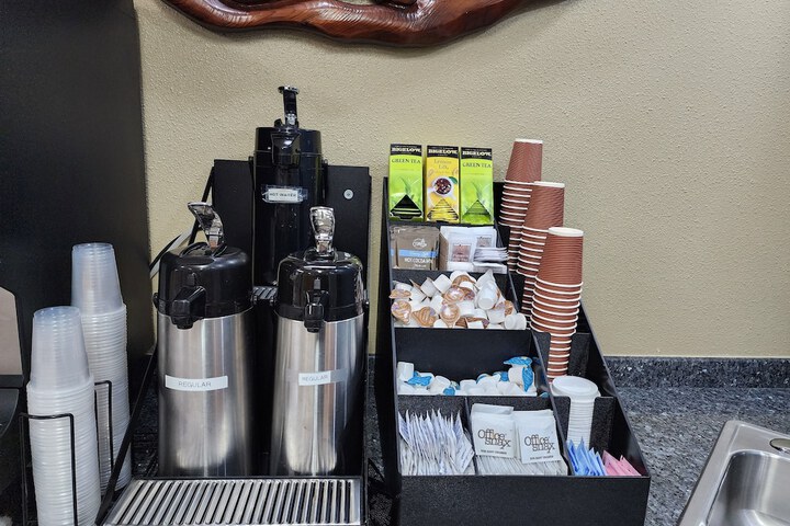 Breakfast/Coffee Service 26 of 36