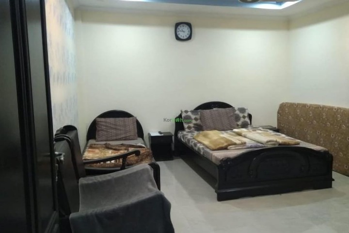 Room 4 of 10