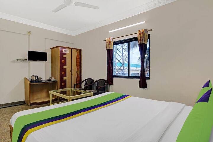 Room 13 of 39