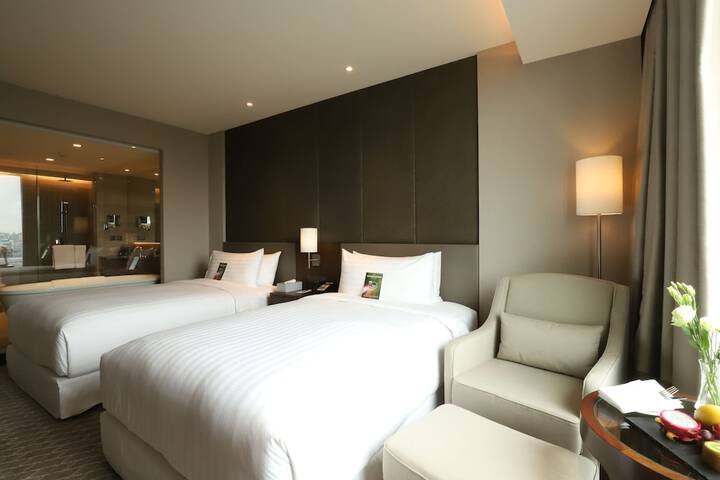 Room 4 of 113