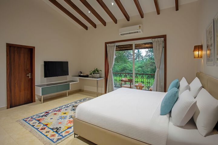 Room 4 of 37
