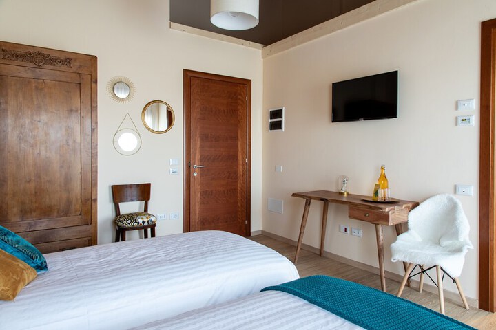 Room 28 of 61