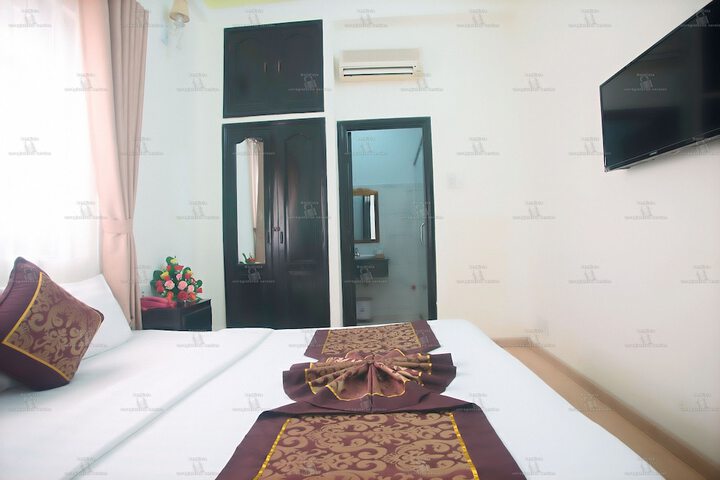 Room 12 of 30