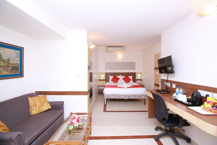 Room 5 of 17