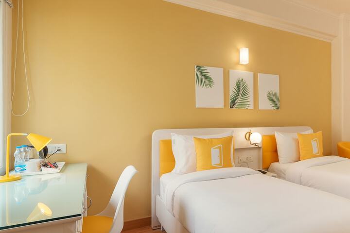Room 6 of 26