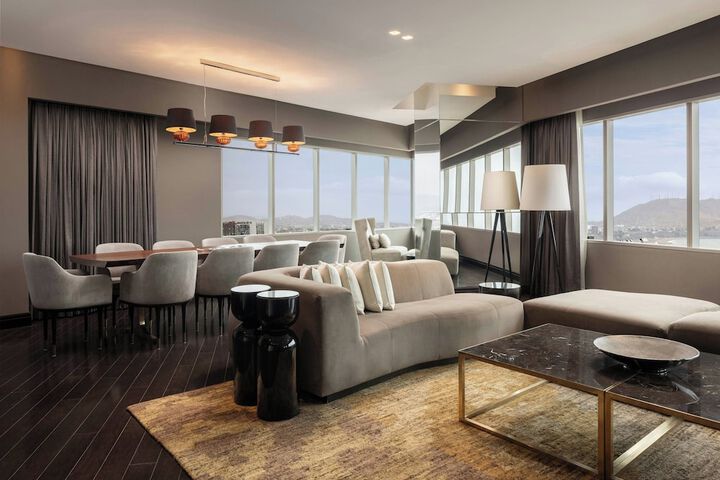 Room 43 of 196