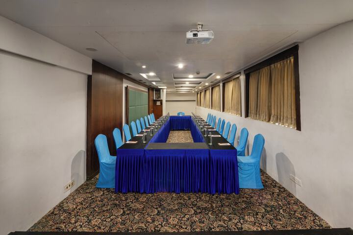 Ballroom/Hall 71 of 83