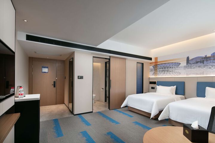 Room 21 of 42