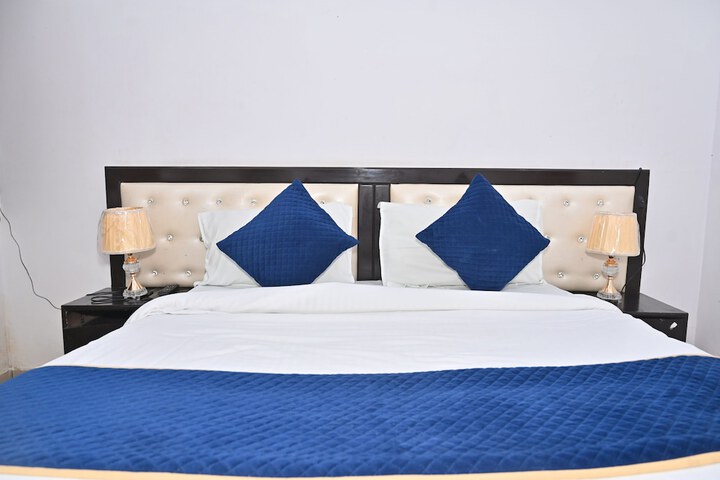 Room 5 of 27