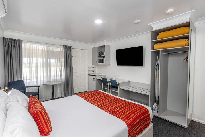 Room 56 of 85