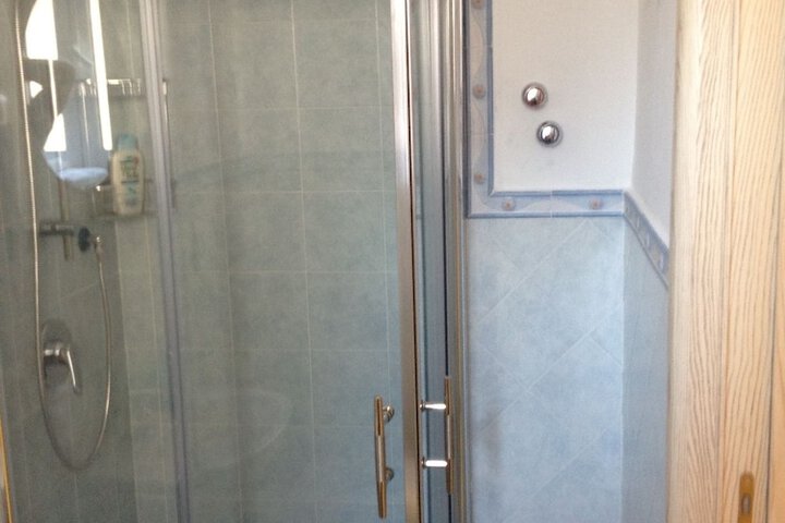 Room 19 of 25